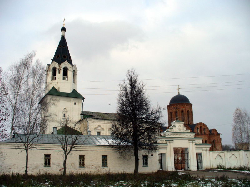 Смоленск. Петропавловская церковь и церковь Св. Варвары.